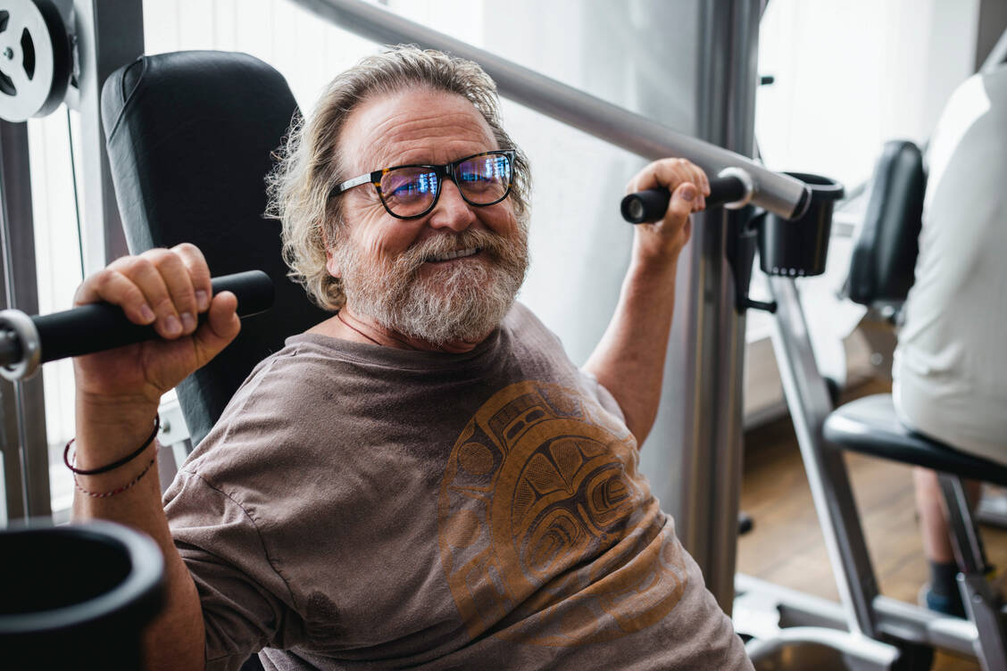 Die neue Studie unterstreicht, dass Lebensstilinterventionen trotz der breiten Einführung wirksamer Inkretintherapien ein zentrales Element der kardiovaskulären Prävention bei Typ‑2‑Diabetes bleiben. Dazu gehört auch möglichst viel Bewegung. / © Getty Images/Maskot