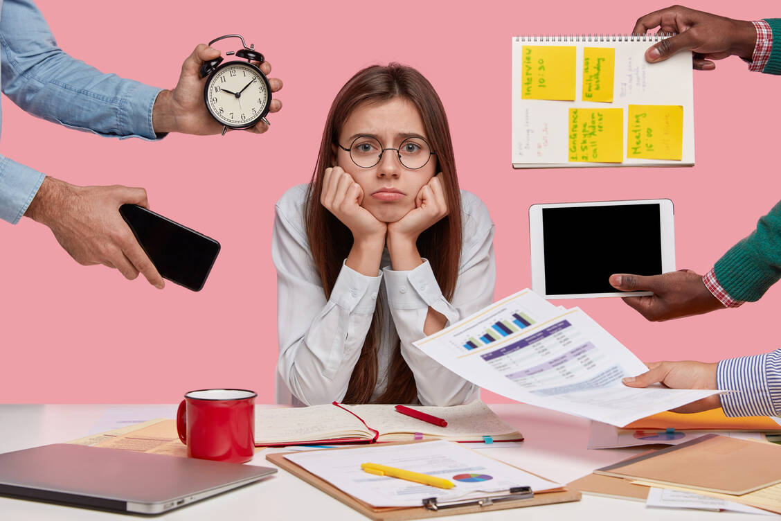 Zeitdruck, Überforderung oder Versagensängste: Solche Stressfaktoren können das Lernen zusätzlich erschweren.  / Foto: Adobe Stock/Wayhome Studio
