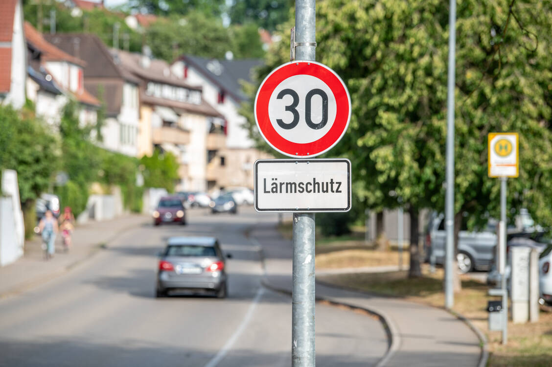 Maßnahmen zum Lärmschutz nutzen auch dem Herz-Kreislaufsystem. / © Adobe Stock/lebaer