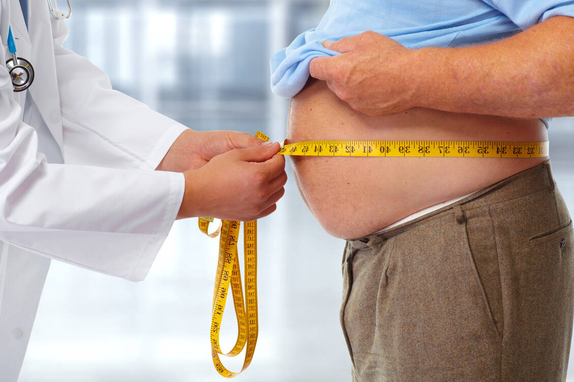 Überbordende Bauchumfänge dienen als wichtige Prognosemarker für Diabetes Typ 2 oder arterielle Hypertonie. / Foto: Adobe Stock/Kurhan