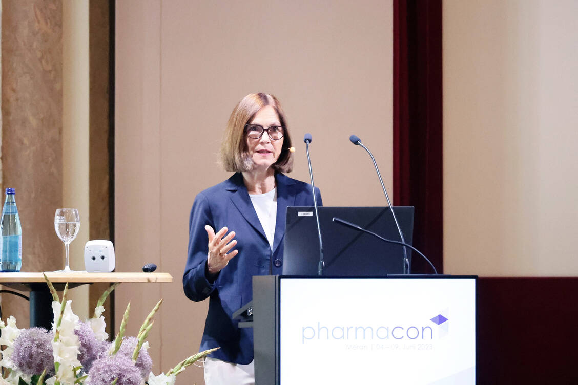 Die neuen WHO-Empfehlungen zur Therapie von Krebsschmerzen lösen sich vom dreistufigen WHO-Schema zur Schmerzbehandlung aus dem Jahr 1986 los, wie Professor Dr. Claudia Sommer beim Pharmacon erklärte.  / Foto: Alois Mueller