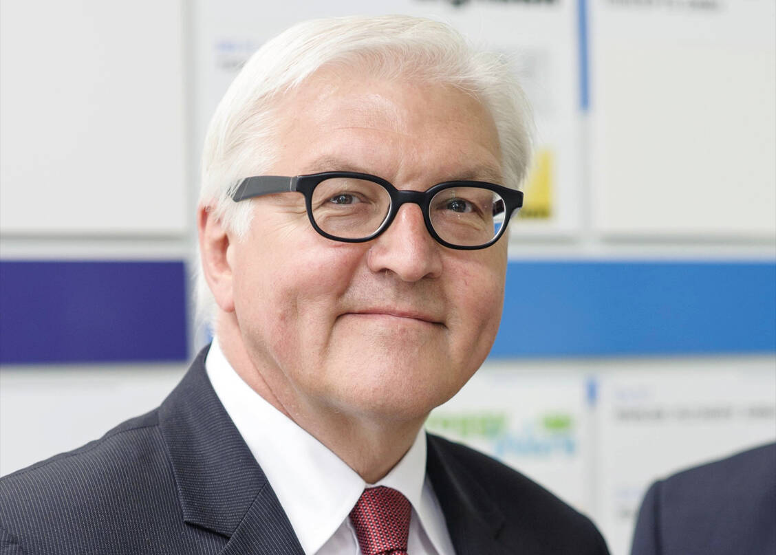 Steinmeier hatte zuletzt mehrfach in Videobotschaften zu Zusammenhalt und Geduld angesichts der verordneten Beschränkungen aufgerufen. / Foto: Imago/Stefan M Prager