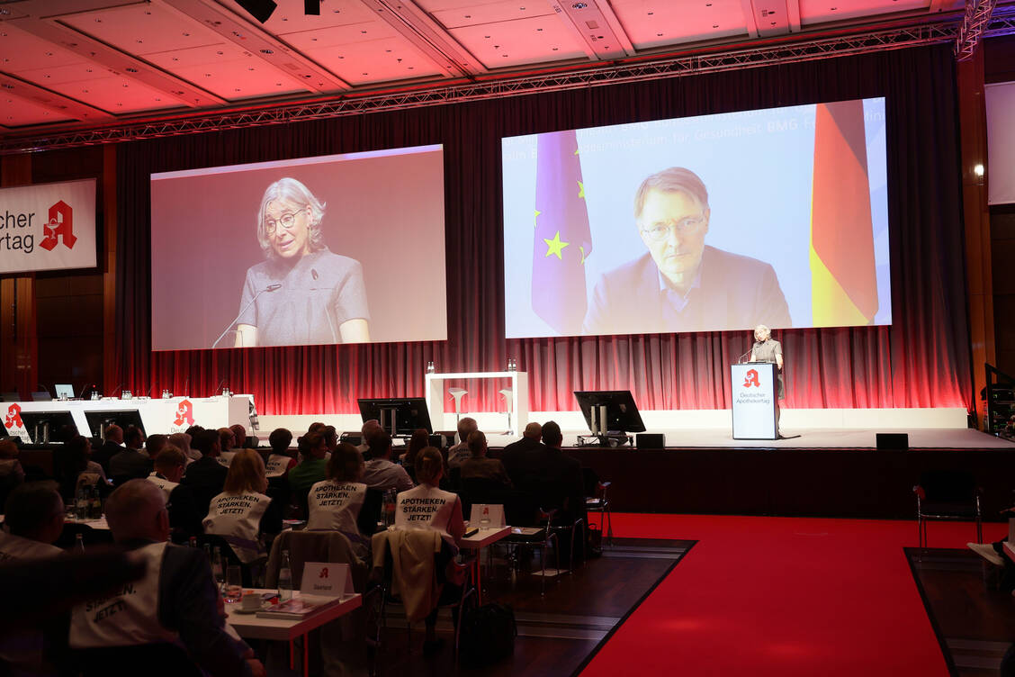 Auch beim Apothekertag 2023 in Düsseldorf war Minister Lauterbach nur online zugeschaltet.  / Foto: PZ/Alois Mueller