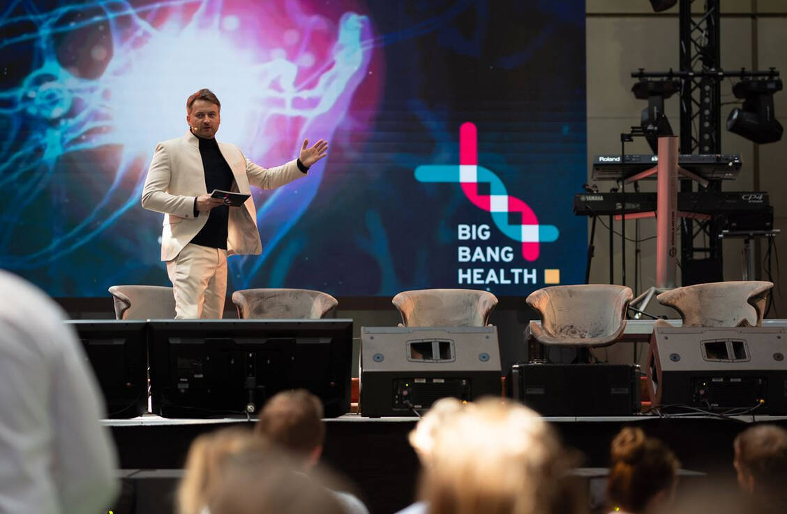 Professor David Matusiewicz, Gesundheitsökonom an der FOM Hochschule Essen und Co-Host des Big Bang Health Festivals, beschäftigt sich intensiv mit Zukunftstechnologien im Gesundheitswesen. / Foto: Big Bang Health