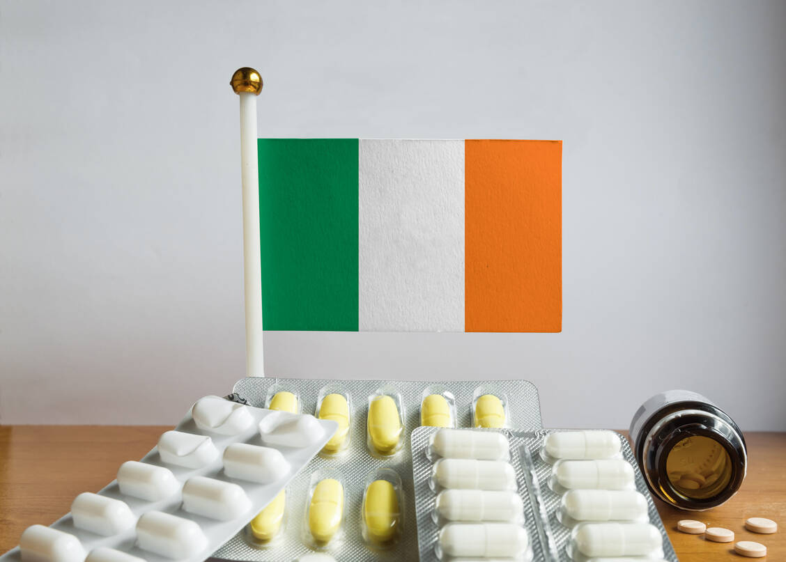 Die Zahl der abgefangenen Päckchen und Pakete mit illegalen und gefälschten Medikamenten stieg in Irland von 2024 auf 2025 um 180 Prozent. / © Getty Images/mirsad sarajlic