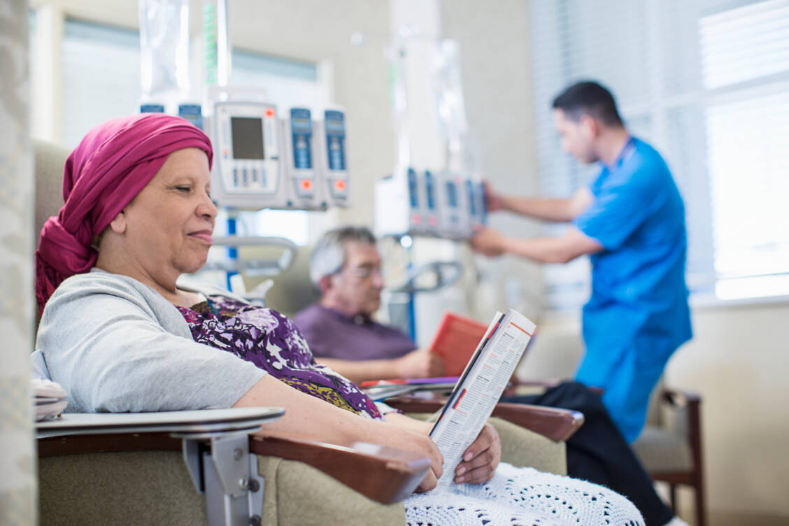 Wie gut eine Krebstherapie vertragen wird und wie wirksam sie ist, hängt auch vom Geschlecht des Patienten ab. / Foto: Getty Images/Isaac Lane Koval/Corbis/VCG