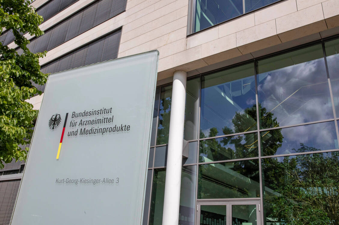 Das BfArM hat eine Liste von Tamoxifen-haltigen Generika veröffentlicht, die nun importiert werden können. / Foto: imago images/Future Image