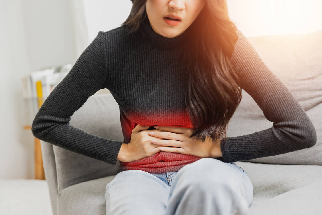 Viele Menschen sind vom Reizdarmsyndrom betroffen. Die Untersuchung des individuellen Mikrobioms ist aber ohne klinische Bedeutung und wird nach einer aktuellen Reizdarmleitlinie auch nicht empfohlen. / Foto: Adobe Stock/khwanchai