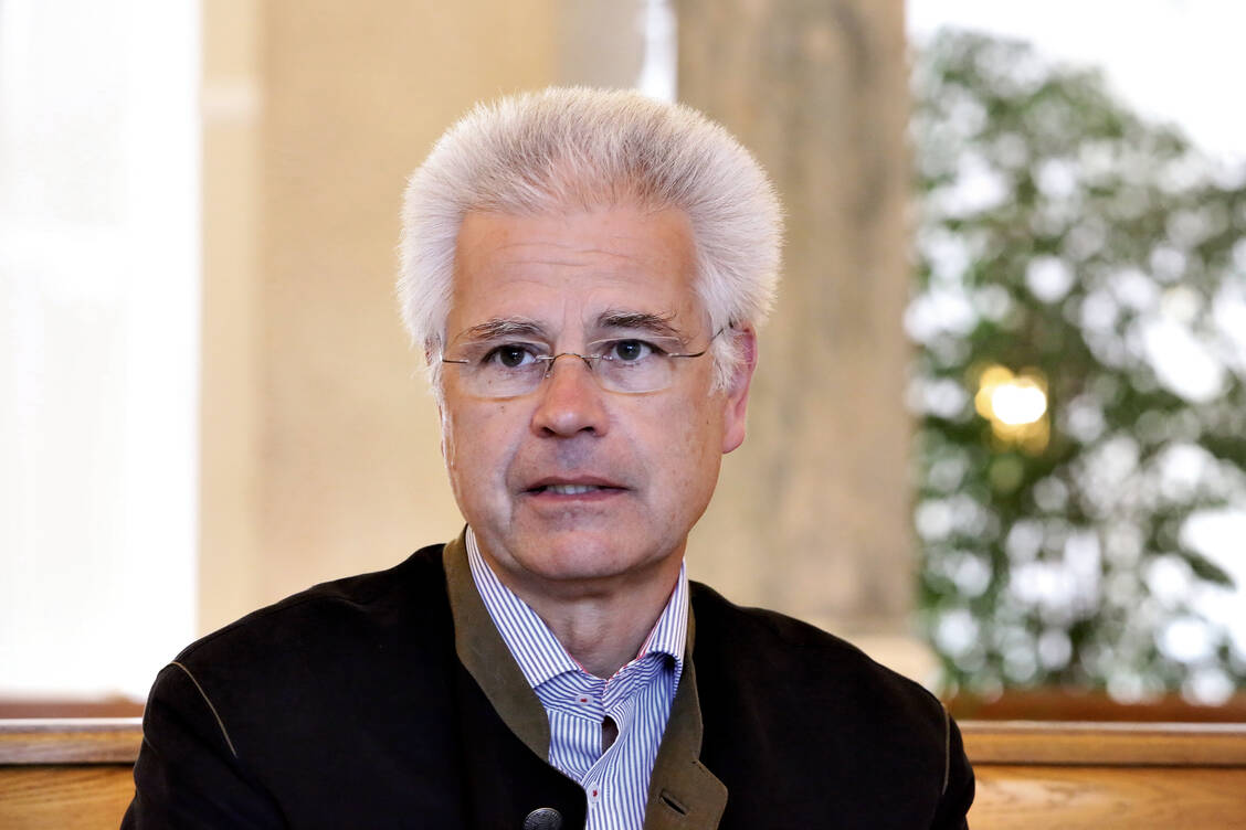 Der Präsident der Bayerischen Landesapothekerkammer, Thomas Benkert, fordert uneingeschränkte Gleichpreisigkeit bei Rx-Medikamenten. / Foto: PZ/Mueller