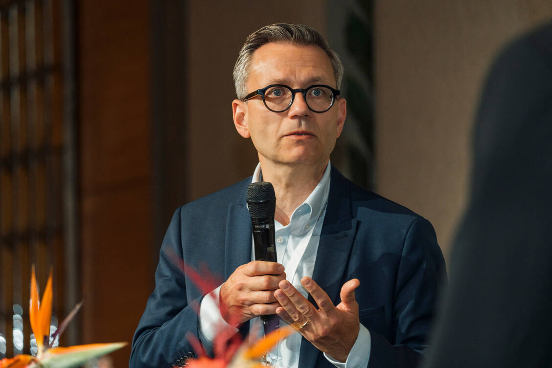 Treuhand-Generalbevollmächtigter Sebastian Schwintek sieht neue finanzielle Belastungen auf die Apotheken zukommen. / © DAV/Ansgar Schwarz