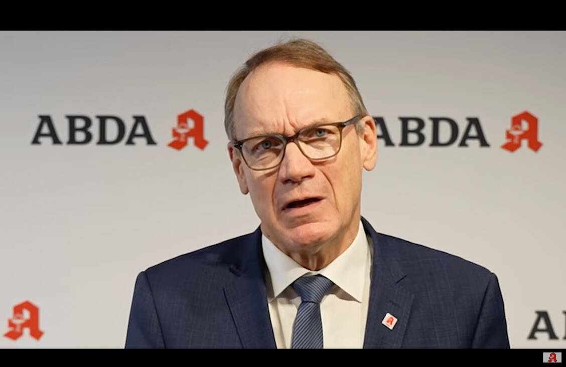 ABDA-Präsident Thomas Preis ruft die Kolleginnen und Kollegen auf, sich an den Protestmaßnahmen zu beteiligen. / © Screenshot: abda.de