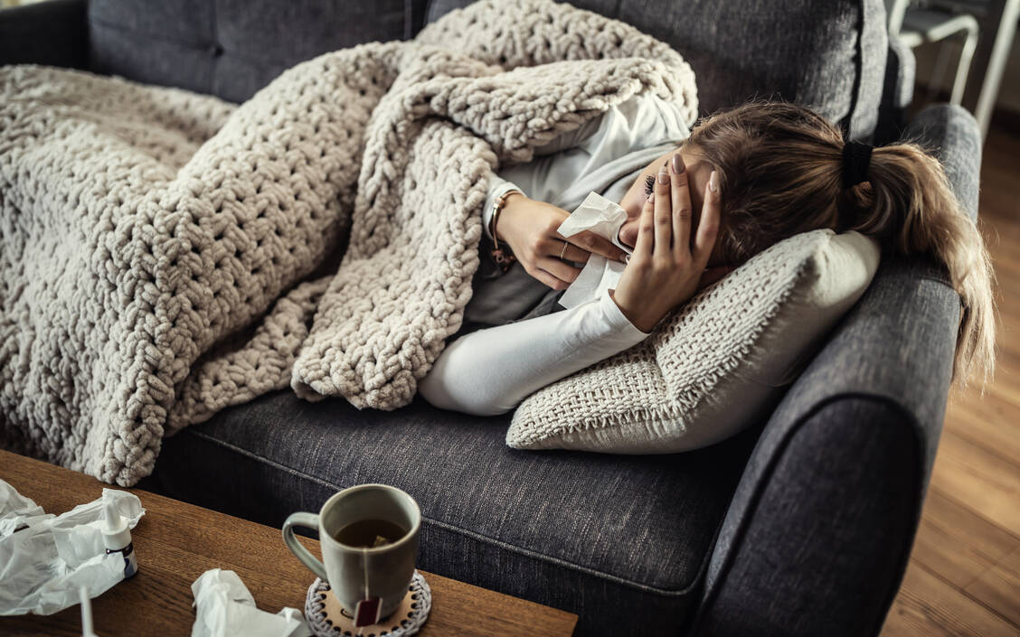 Schätzungsweise 5,2 Millionen Menschen in Deutschland litten in der letzten Oktoberwoche an einem akuten Atemwegsinfekt. / Foto: Getty Images/SimpleImages