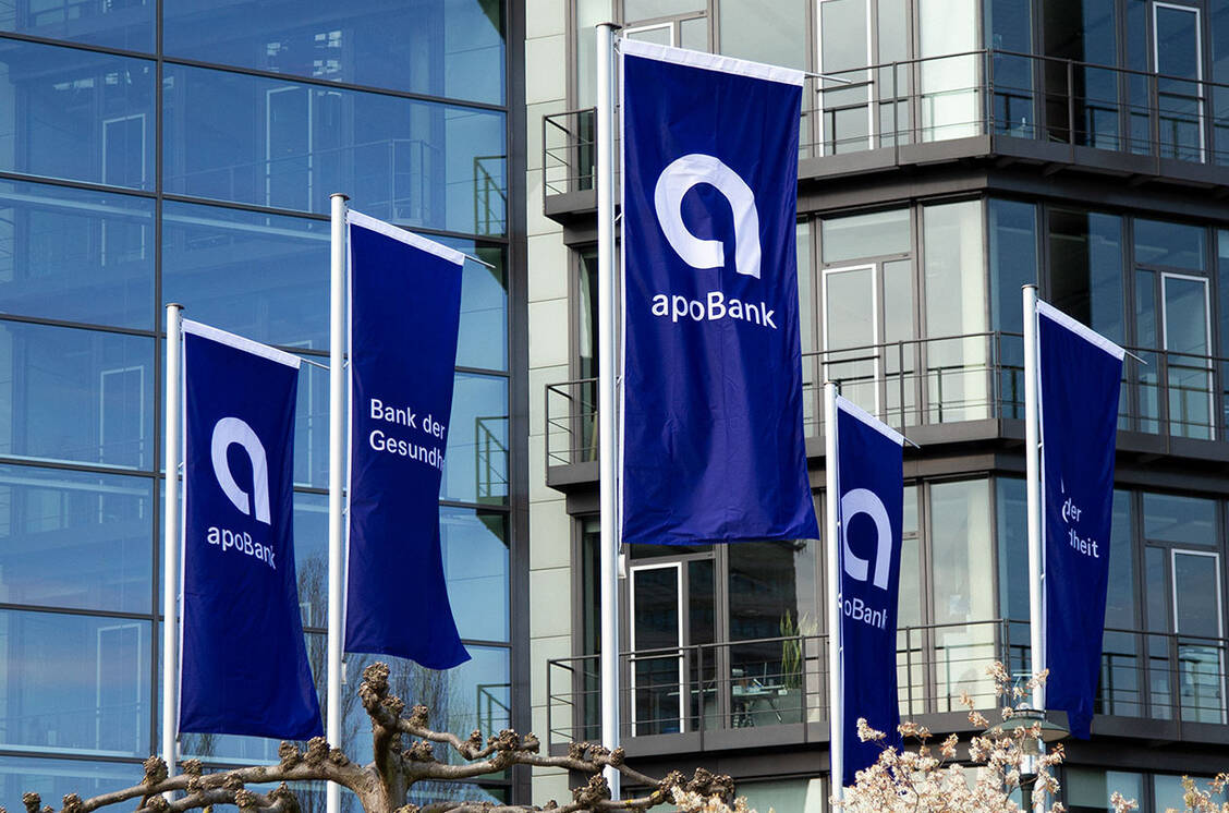 Die Apobank hat in den vergangenen Jahren viele Prozesse optimiert. Nun trägt die Strategie Früchte, heißt es. / © Apobank