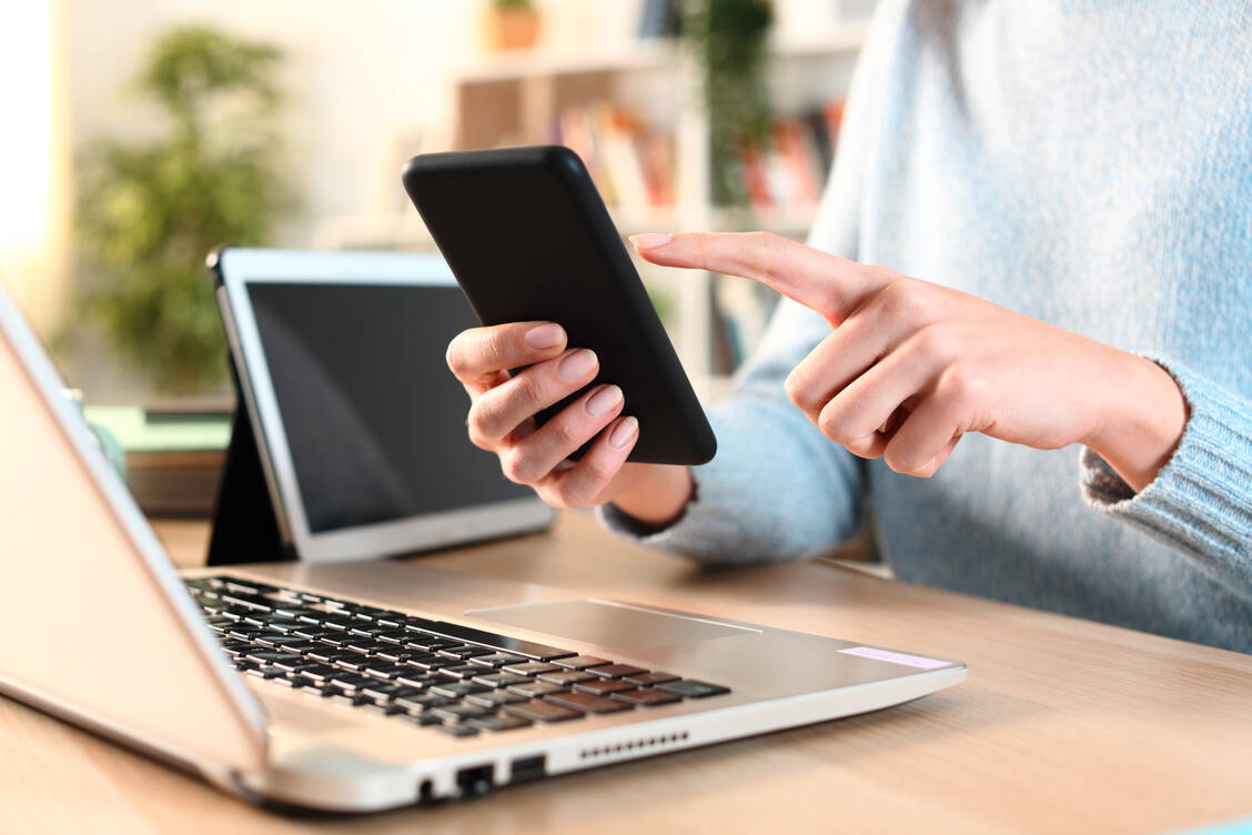 Rezepte via Smartphone schicken: Die Gedisa will eine brancheneigene Card-Link-Lösung zeitnah bereitstellen. / Foto: Adobe Stock/PheelingsMedia