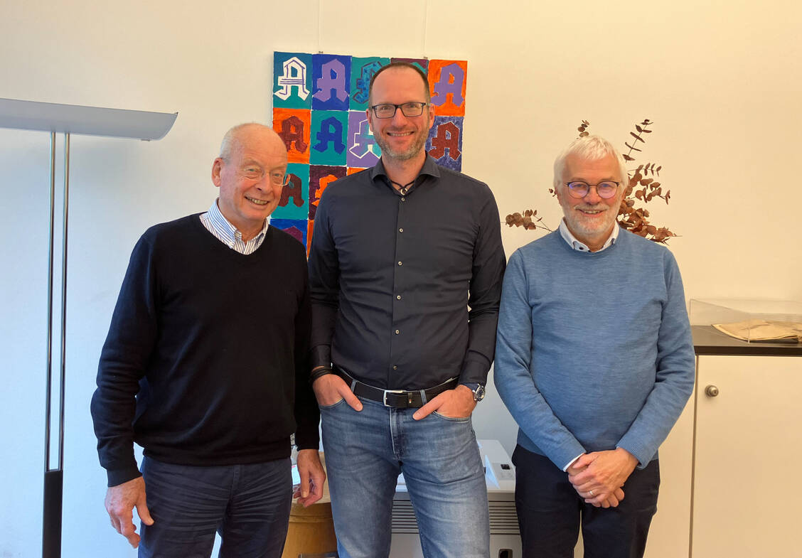 Versorgen ihre Patienten in unterschiedlichen Lagen: Richard Klämbt (ehemaliger Präsident der Kammer Bremen), Sebastian Köhler (Vizepräsident, Kammer Bremen) und Klaus Scholz, amtierender Präsident  (von links) / Foto: PZ/Daniela Hüttemann