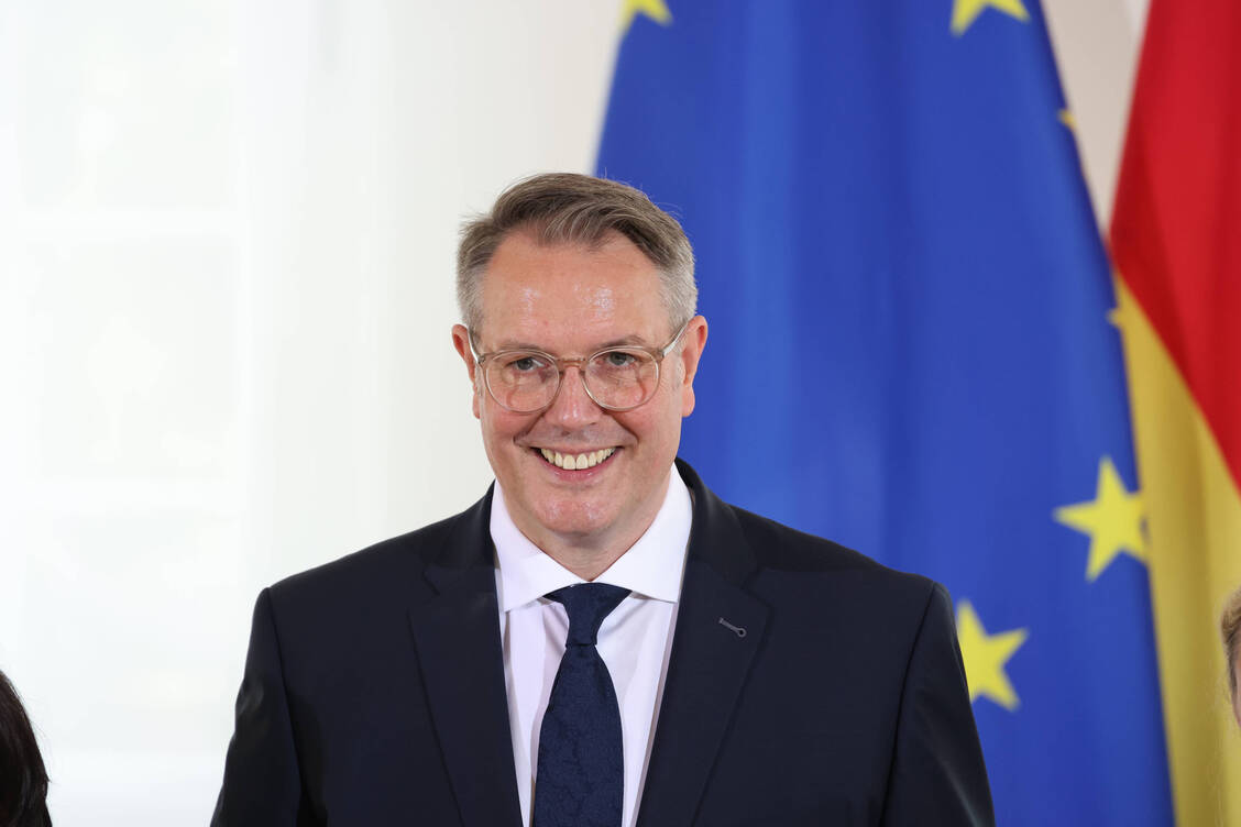Alexander Schweitzer, Ministerpräsident des Landes Rheinland-Pfalz. / © Imago Images/Frank Ossenbrink