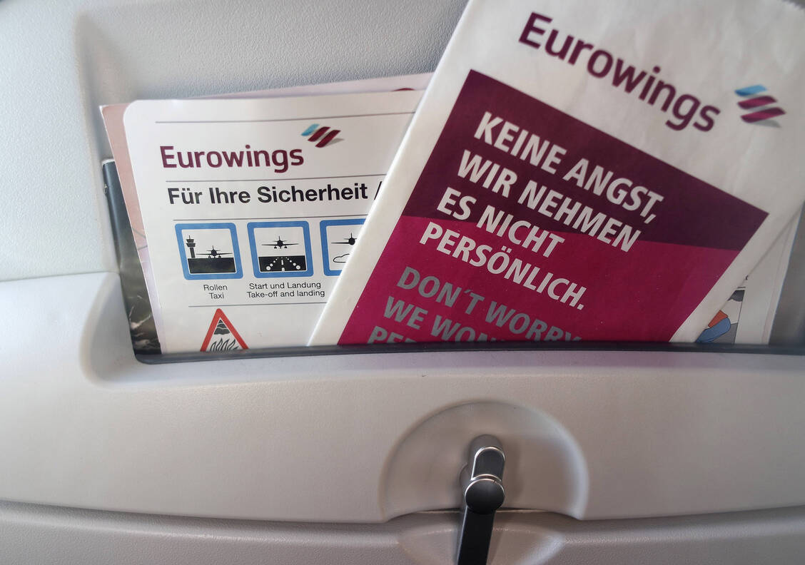 Viele Menschen leiden unter Symptomen von Kinetosen bei gängigen Fortbewegungsmitteln wie Autos, Flugzeugen oder Booten. Während die meisten Fälle mild verlaufen, entwickeln bis zu 15 Prozent der Betroffenen schwere Symptome. / © Imago Images / Norbert Schmidt
