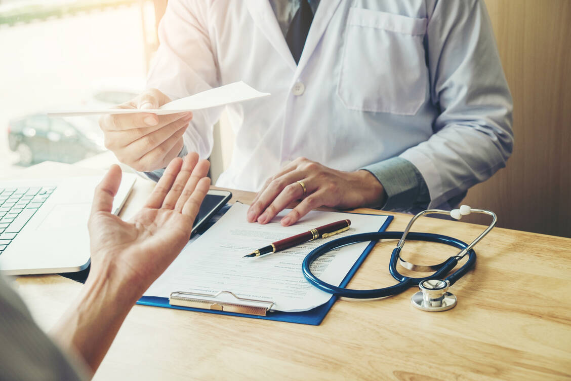 Seit dem 8. August gibt es für die Verordnung von Arzneimitteln mit den Wirkstoffen Lenalidomid, Pomalidomid oder Thalidomid neue T-Rezept-Formulare. / Foto: Shutterstock/Joyseulay