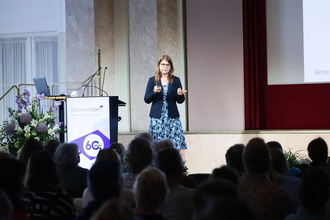 »Der 3-D-Druck wird die Tablettenpresse nicht ersetzen, aber es wird Nischen geben für die individualisierte Therapie«, erklärte Professor Dr. Anne Seidlitz beim Pharmacon in Meran. / Foto: PZ/Alois Müller