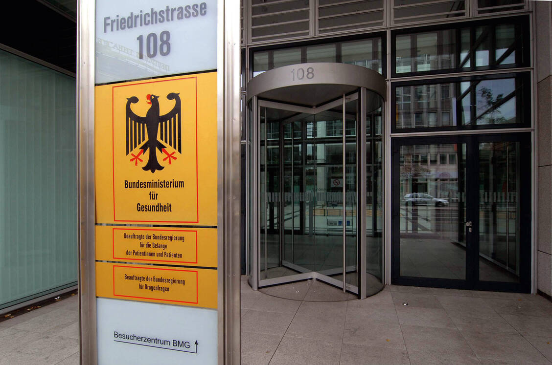 Das Bundesgesundheitsministerium will Apotheken so schnell wie möglich an die Telematikinfrastruktur anbinden. / Foto: imago/PEMAX