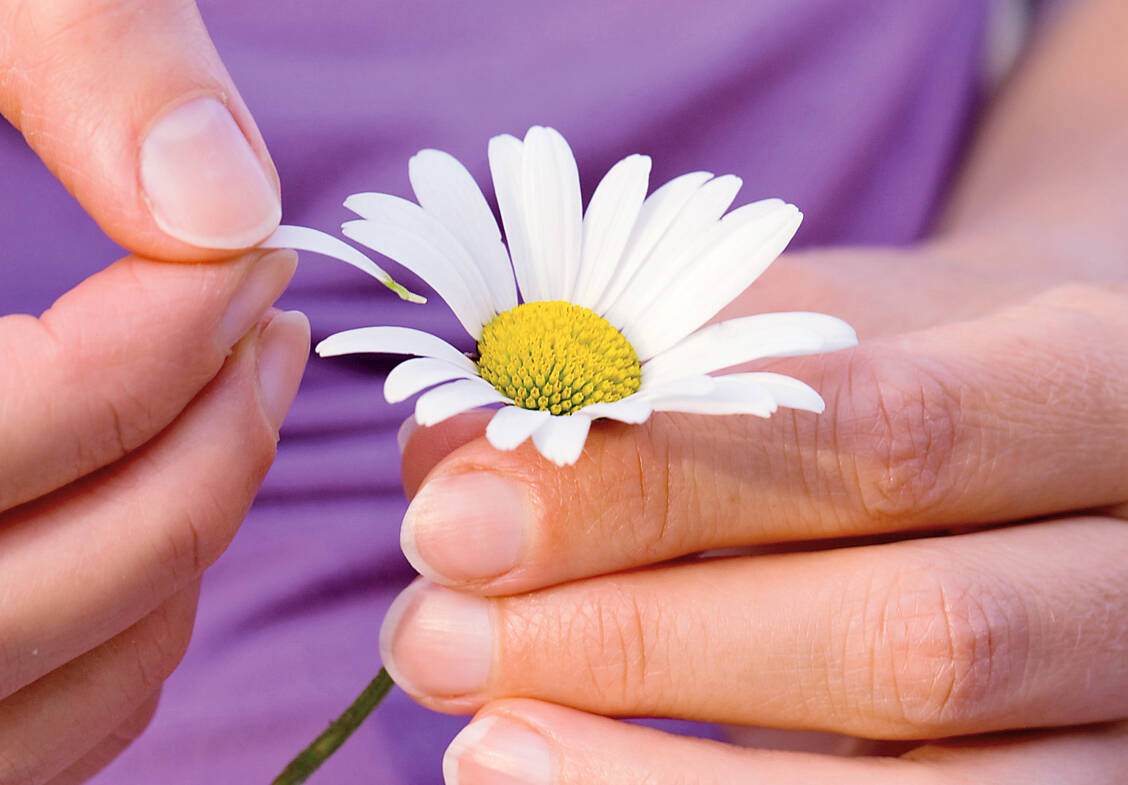 Wirkt er oder wirkt er nicht? Bislang hat keiner der Impfstoffkandidaten, die sich derzeit in Erprobung befinden, bewiesen, dass er vor einer SARS-CoV-2-Infektion schützen kann.   / Foto: Fotolia/monropic