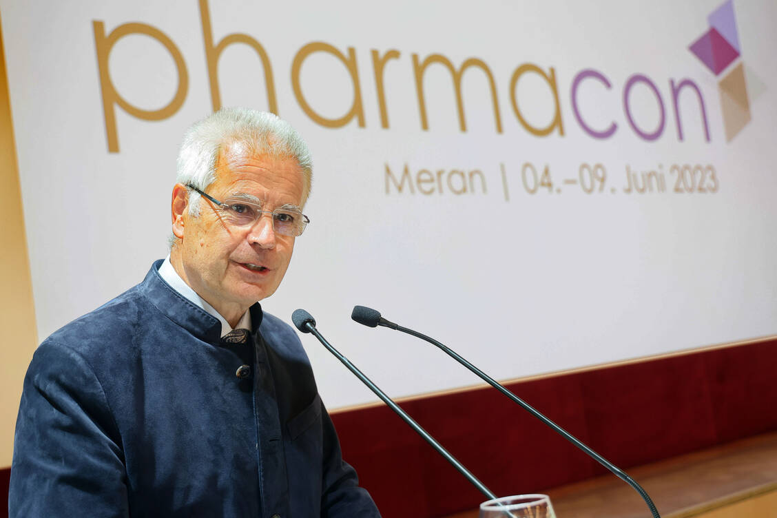 Thomas Benkert, Präsident der Bundesapothekerkammer, hat den Pharmacon Meran 2023 heute eröffnet. / Foto: PZ/Müller