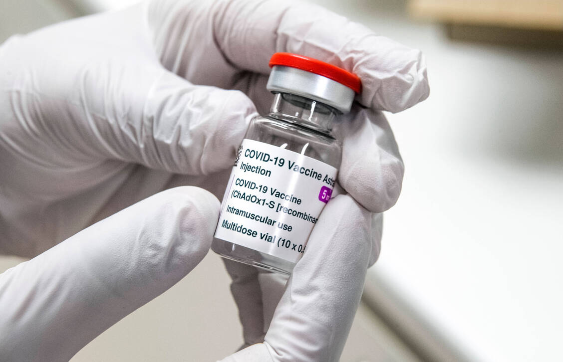 Vaxzevria® von Astra-Zeneca bleibt besonders häufig in den Arztpraxen liegen.  / Foto: Imago Images/TT