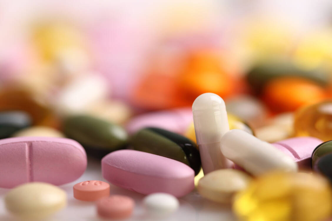 Um die Versorgung der Bevölkerung in Zeiten der Coronavirus-Pandemie zu garantieren, lockert das Bundesministerium für Gesundheit die Vorschriften für Produkte des medizinischen Bedarfs. Das betrifft auch Arzneimittel. / Foto: Sven Bähren - stock.adobe.com