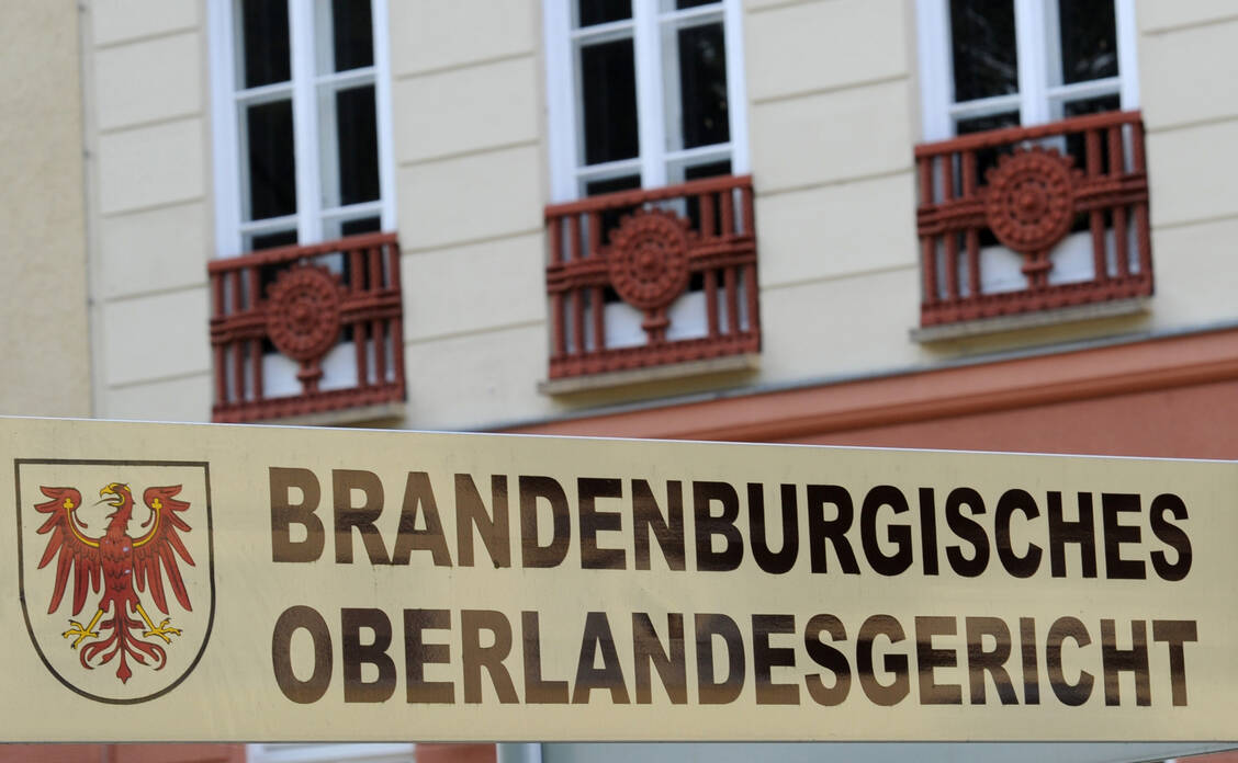 Laut dem OLG mit Sitz in Brandenburg an der Havel dürfen Apotheken auch auf die Eigenbeteiligung von zwei Euro je Sechserpack Schutzmasken verzichten. Ein Wettbewerbsverband hatte sich diesbezüglich beschwert. / Foto: picture alliance / ZB