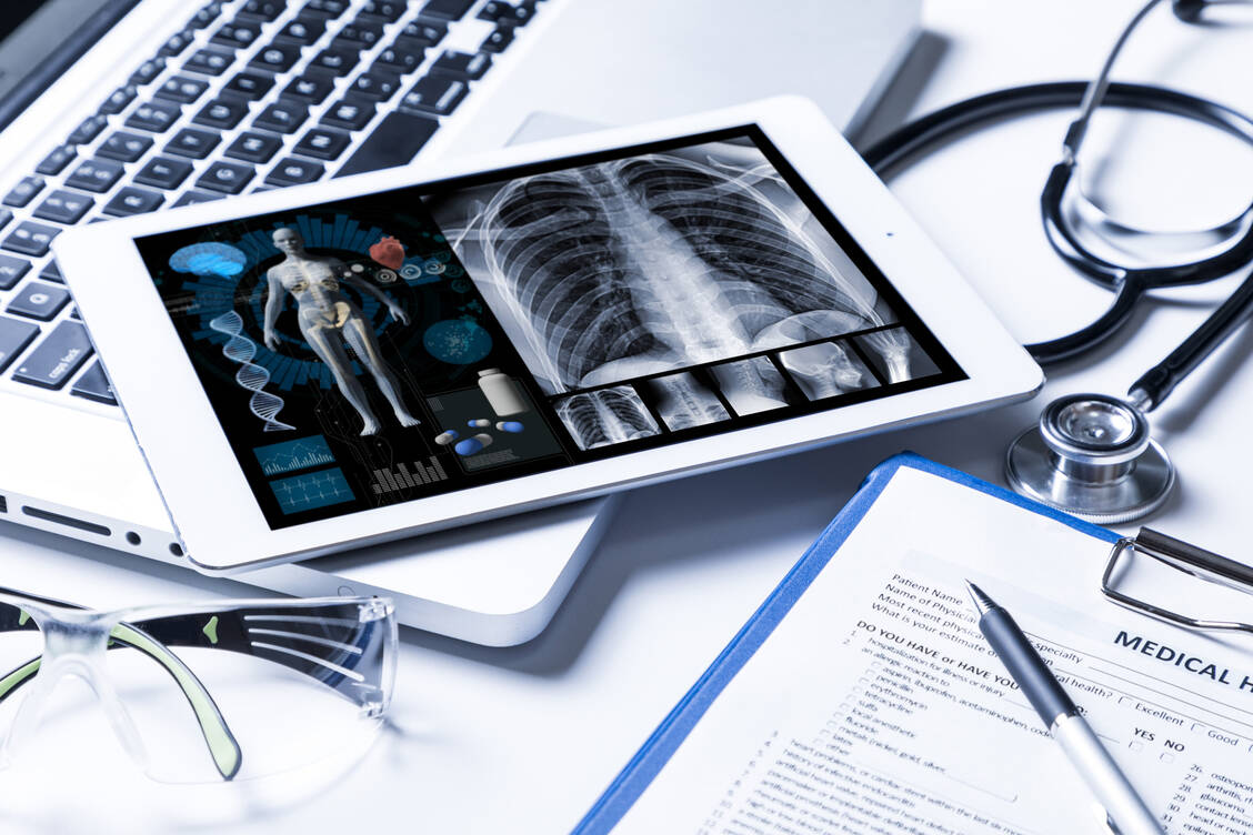 Für die Behandlung von Lungenkrebs hat es in den vergangenen Jahren viele neue Entwicklungen und eine Reihe von Medikamenten für die personalisierte Therapie gegeben. / Foto: Adobe Stock/ metamorworks