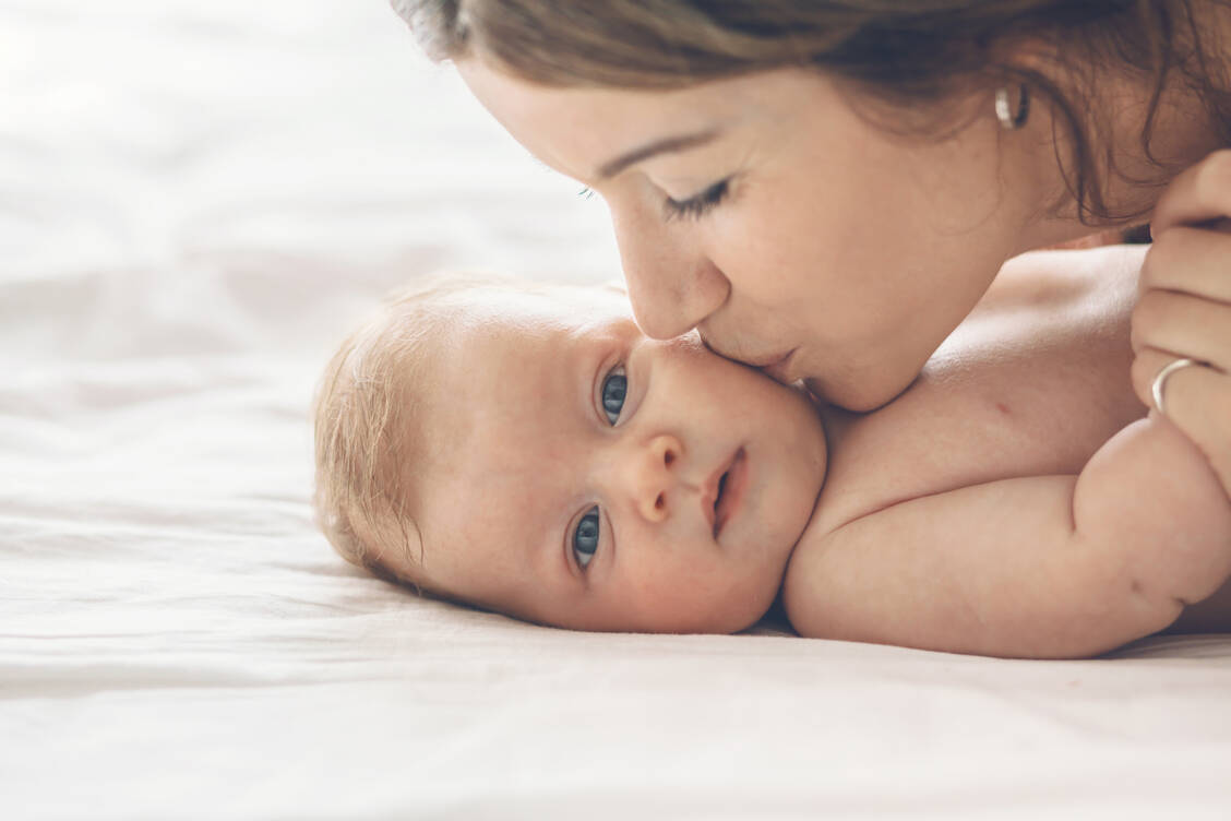 Eine vaginale Geburt war in einer niederländischen Studie mit höheren Antikörperreaktionen gegen Meningokokken- und Pneumokokken-Impfungen verbunden.  / Foto: Adobe Stock/Alena Ozerova