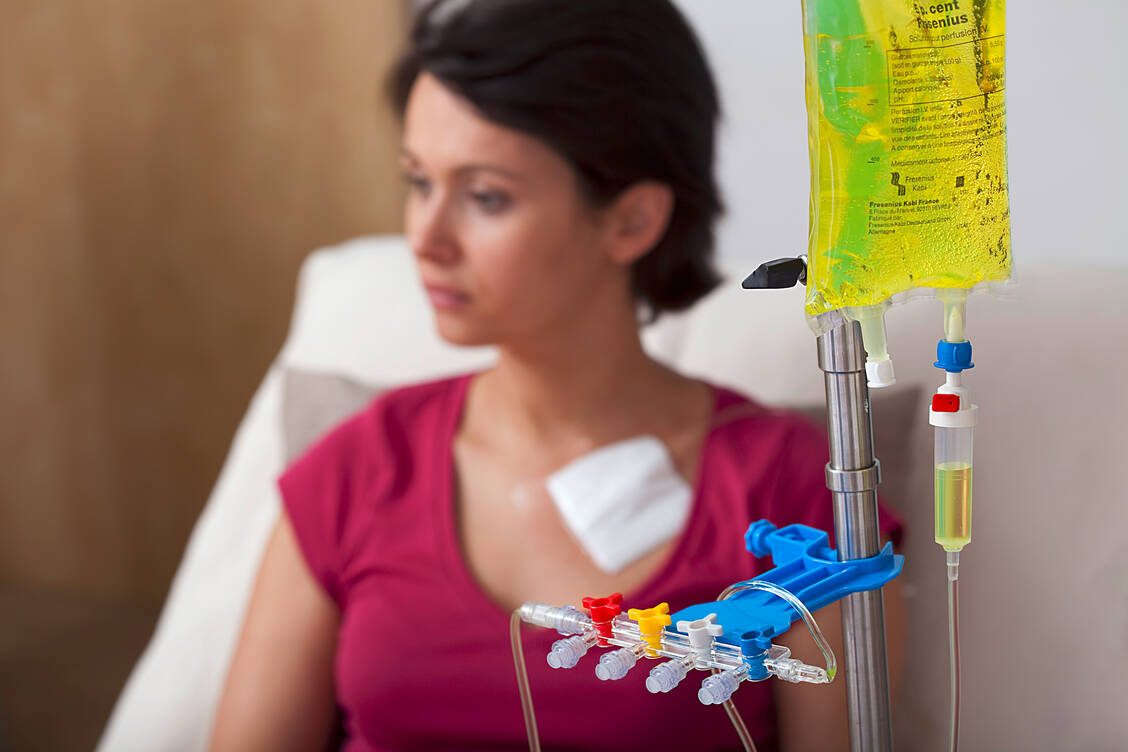 Viele Zytostatika, aber auch zielgerichtete Substanzen wie EGFR- oder Checkpoint-Inhibitoren, lösen Hautreaktionen aus. / Foto: Adobe Stock/RFBSIP