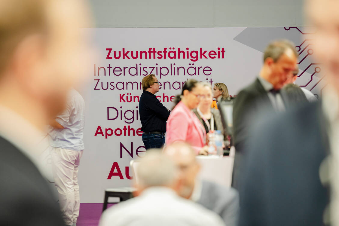 Austausch und Fortbildung sind essenziell für die Zukunftsfähigkeit der Apotheken. / © Avoxa/Expopharm