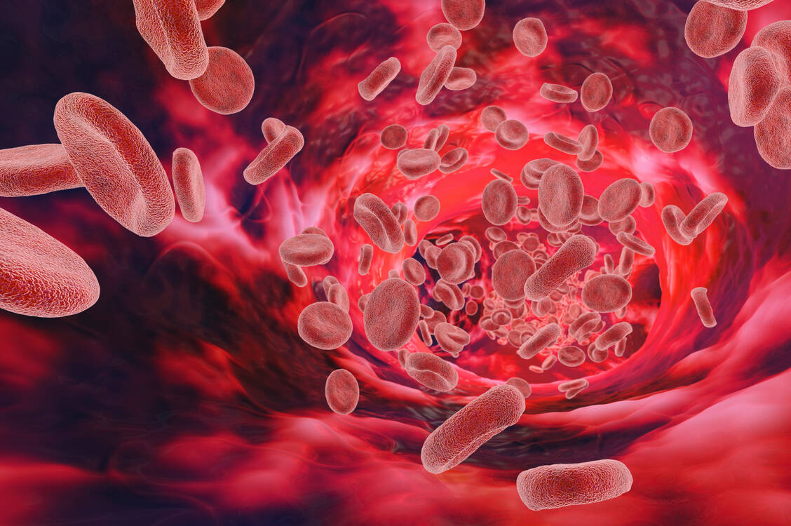 Nach einer akuten Venenthrombose brauchen Patienten eine gerinnungshemmende Therapie. Diese sollte das Blutungsrisiko nur möglichst wenig erhöhen. / © Getty Images/Jonathan Kitchen