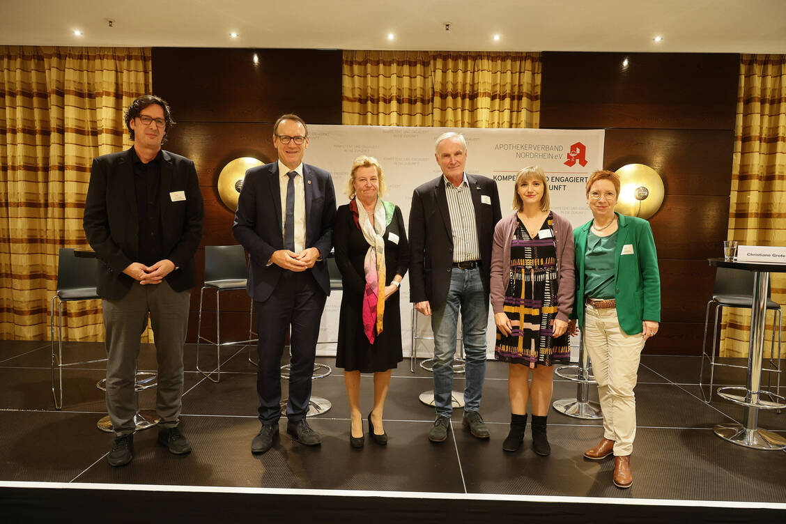 Teilnehmende der Diskussionsrunde (von links): Dr. Volker Runge, Thomas Preis, Professor Dr. Gaby Flößer, Dr. Oliver Funken, Daniela Hüttemann (Moderatorin) und Christiane Grote / Foto: AVNR/Alois Müller