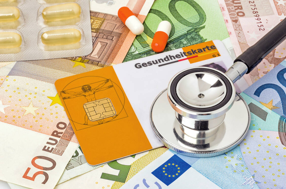 Die Ausgaben für ärztliche Behandlungen und Arzneimittel sind auch 2020 erneut gestiegen. / Foto: Fotolia/Zerbor