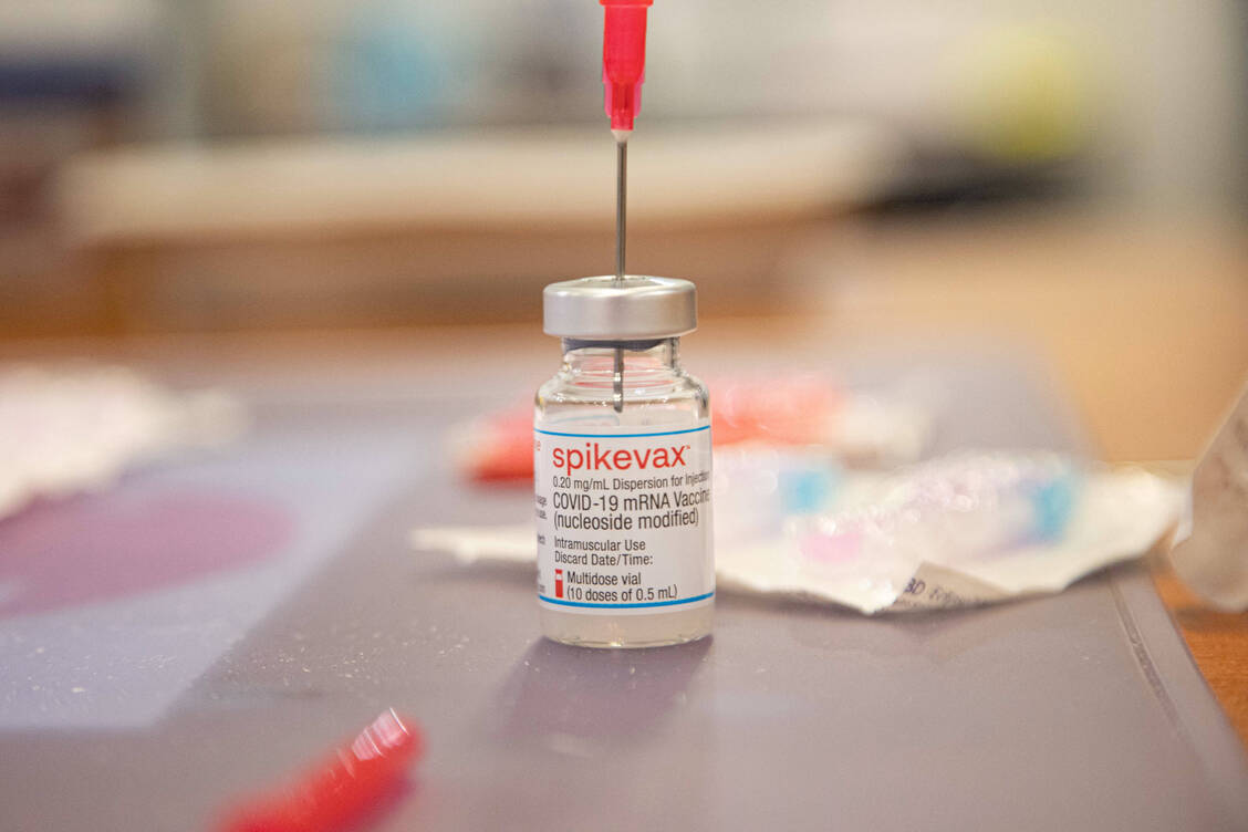 Wochenlang liefen die Vorbereitungen, jetzt steht der Starttermin. Ab dem 8. Februar sollen Apotheken in die Impfkampagne einsteigen. / Foto: Imago Images/NurPhoto
