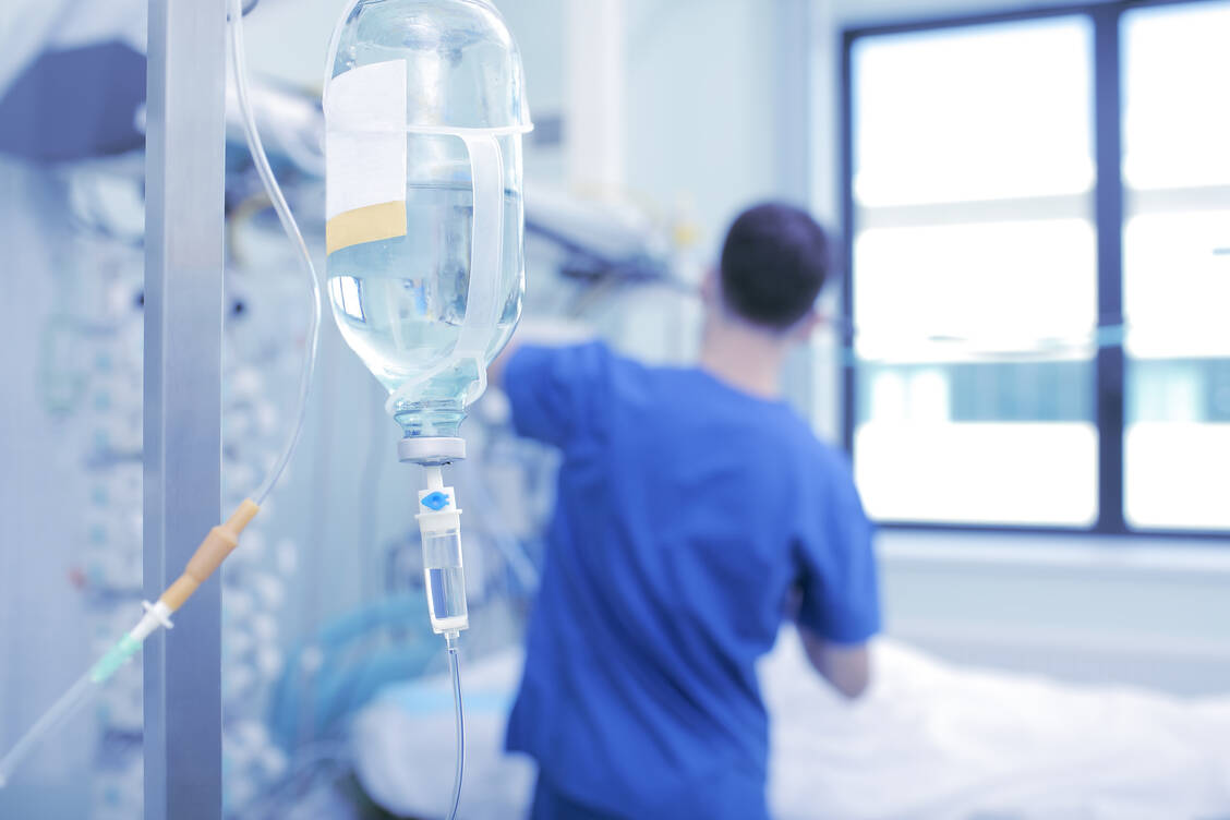 Bisher gibt es keine Pflichtversicherung für Behandelnde, die bei Behandlungsfehlern greift. Dies ist eine Kernforderung von AOK und SPD. / Foto: Adobe Stock/sudok1