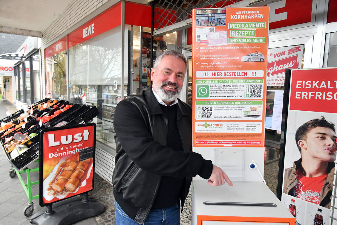 Jens Beuth fühlt sich mit dem Ortsteil Kornharpen in Bochum verbunden und möchte den älteren Menschen dort helfen. / Foto: Imago Images/Gero Helm