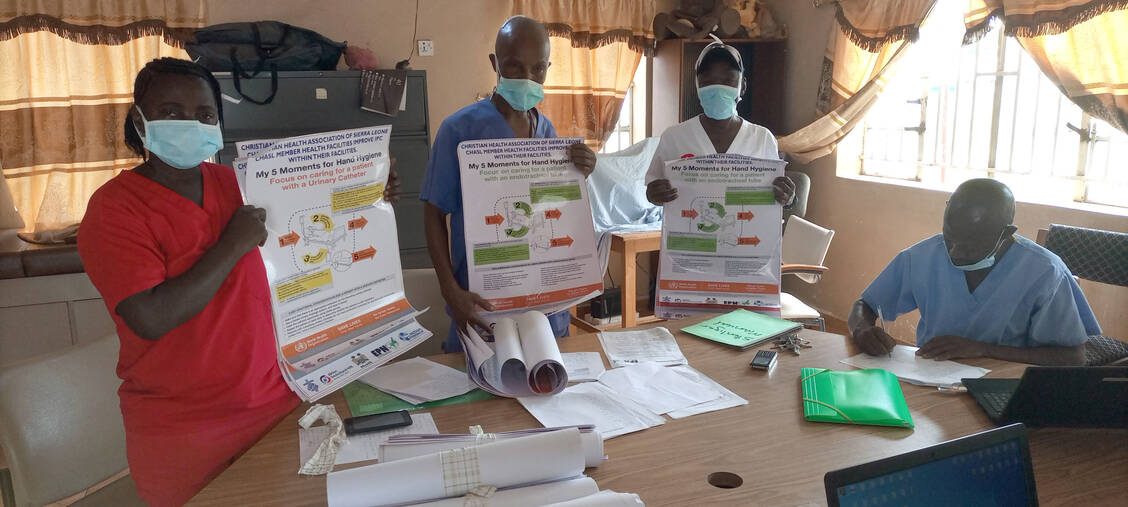 Das Programm zur Verbesserung der Infektionsprävention und -kontrolle (IPC) in Krankenhäusern in Sierra Leone ist gestartet. Apotheker Helfen unterstützt die Initiative fachlich und finanziell. / Foto: David Deen-Swaray/CHASL