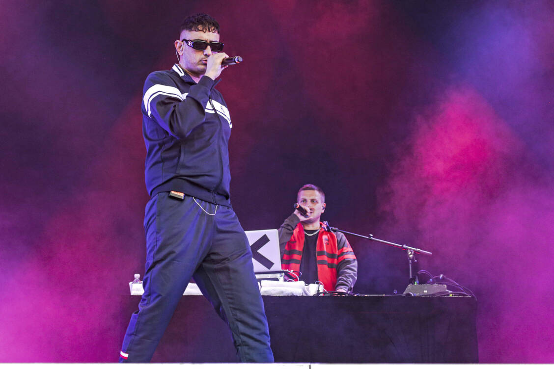 Psychotrope Substanzen sind laut einer Studie ein zentrales stilistisches Element im Werk des Rappers Aykut Anhan alias »Haftbefehl«. / © Imago/Future Image