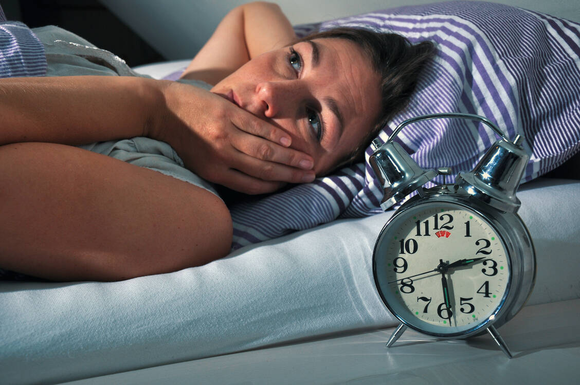 Zu viel Kaffee, Stress, Grübeln, Schmerzen  – Schlafstörungen können zahlreiche Ursachen haben. / Foto: Fotolia/Dan Race