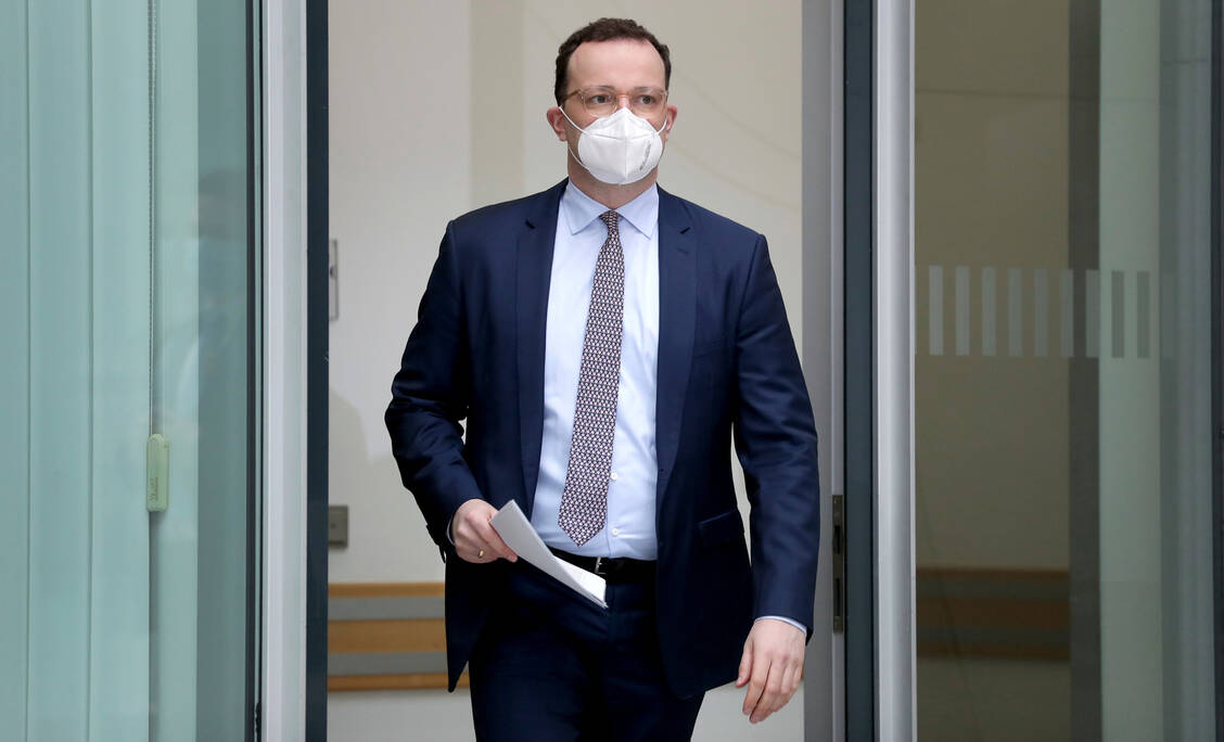 Der Bundesgesundheitsminister Jens Spahn (CDU) betonte am heutigen Mittwoch: »Ausreichend Impfstoff ist bestellt«. / Foto: picture alliance / ASSOCIATED PRESS | Michael Sohn