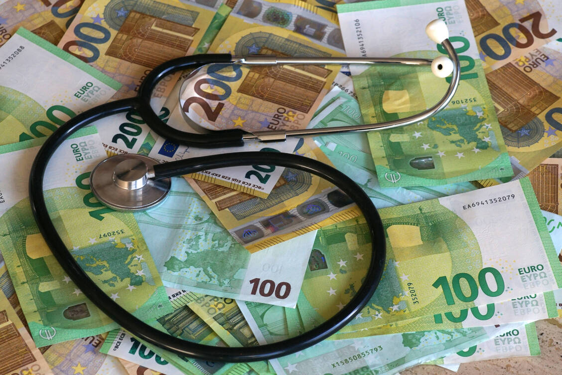 Die Erhöhung des Orientierungswertes bei der Arztvergütung entspricht 2024 einem Wert von 1,8 Milliarden Euro. / Foto: imago images/CHROMORANGE