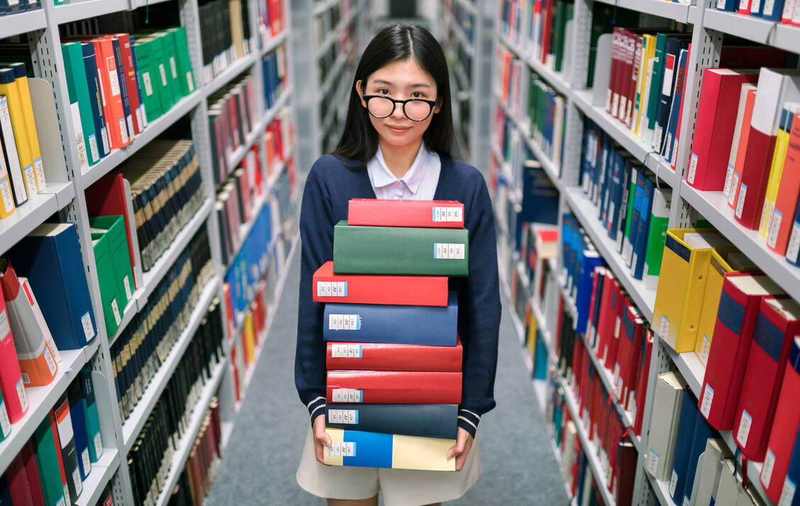 Wer nur auf Fachwissen setzt, hat es im Examen schwer. / Foto: Fotolia/Jan Christopher Becke