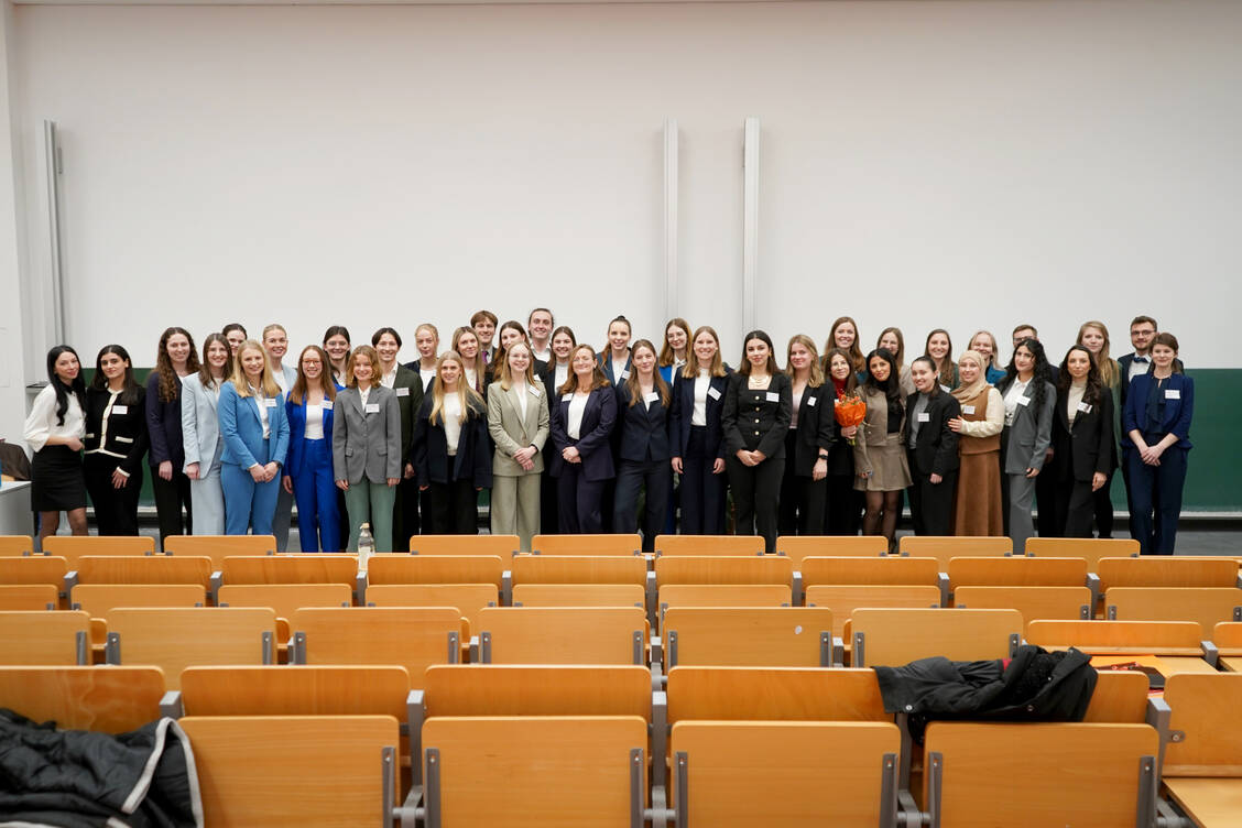 Das Abschlusssemester stellte seine Ergebnisse zum Thema »Pädiatrie – Kinder und junge Erwachsene« vor. / © Jakob Leonhards