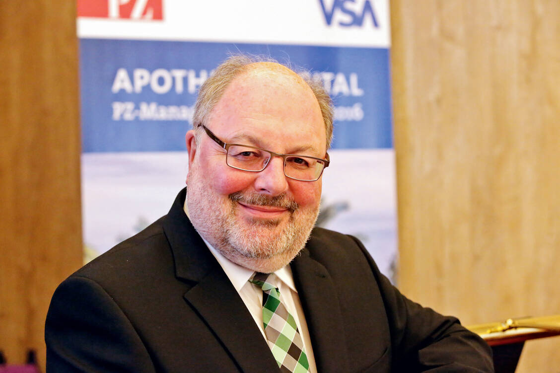 Der Diplom-Volkswirt Frank Diener kennt sich mit der ökonomischen Lage der Apothekenbranche gut aus. Seine Prognose für das kommende Jahr fällt durchwachsen aus (Archivbild). / Foto: PZ/Alois Müller