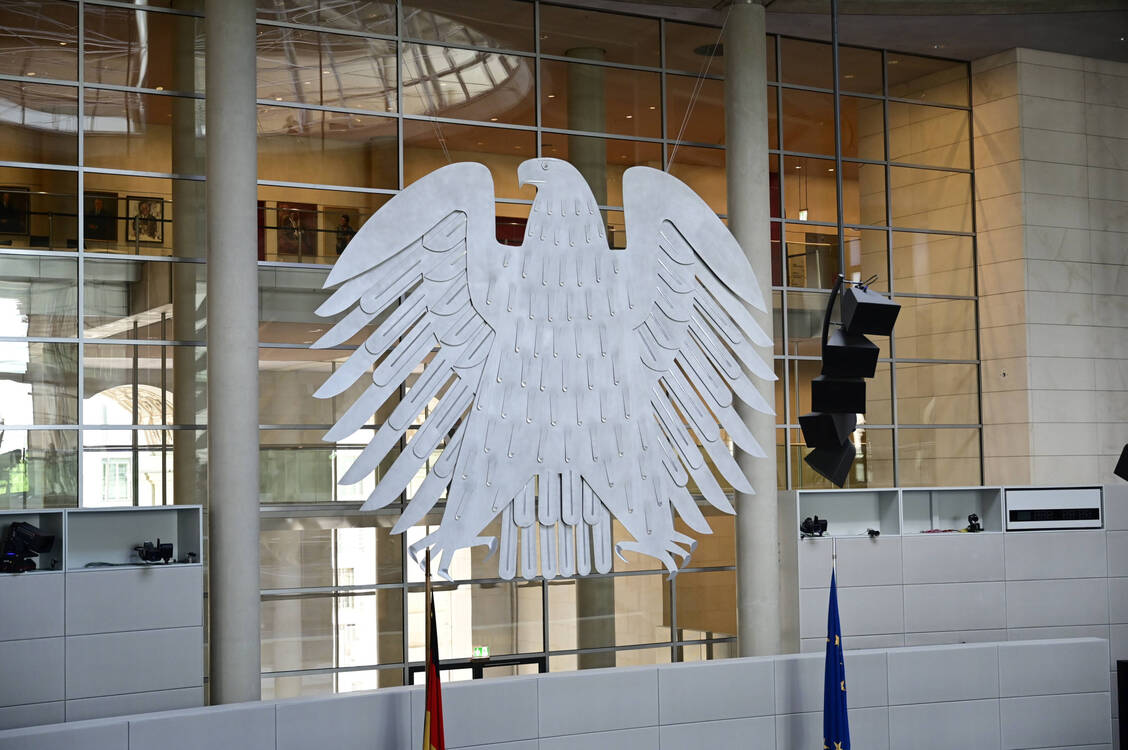 Das GKV-Spargesetz ist umstritten, entsprechend heftig wurde vor der Abstimmung diskutiert. / © IMAGO/Matthias Wehnert