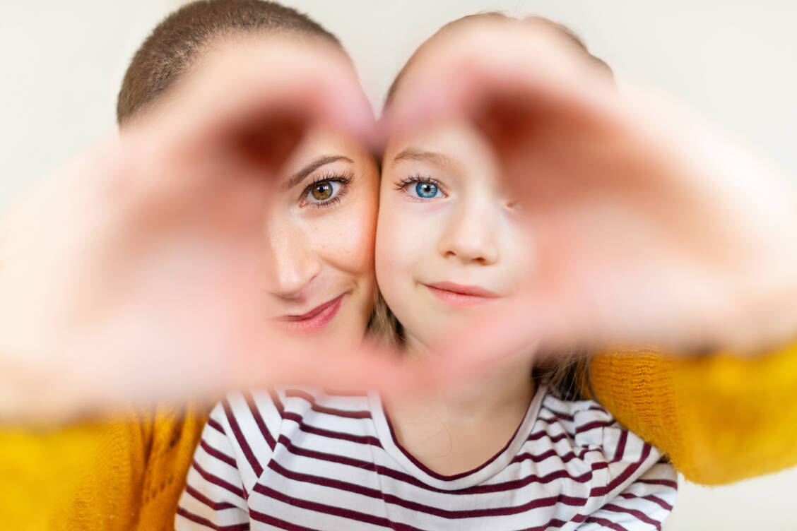 Nach einer Chemo- oder Strahlentherapie bei Kindern sollte regelmäßig kontrolliert werden, ob Schäden am Herzen entstanden sind. / Foto: Getty Images/EyeEm/Andrea Obzerova