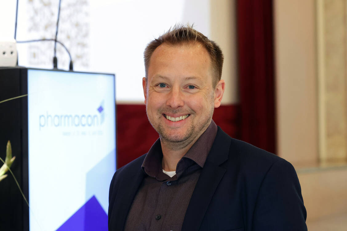 PZ-Chefredakteur Sven Siebenand stellte einige innovative Arzneistoffe vor. / © PZ/Alois Müller